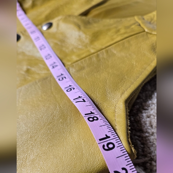 Vintage Men's Yellow Leather Vest with Suede Back Size M-L - Picture 10 of 11